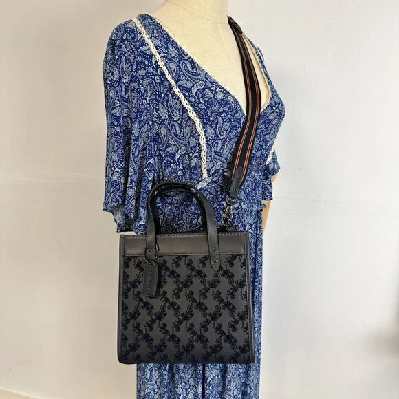 Coach CD750 Field Tote 22 With Horse And Carriage IN MIDNIGHT NAVY